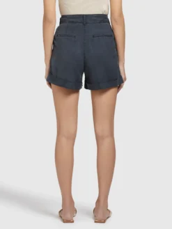 Khujo Shorts Loosefit Bandplooibroek Elida Dames Donkerblauw -Kleding Verkoop 065952582fbe9fcee8ad2baaa193889b scaled