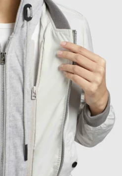 Khujo Persee - Lichte Jas - Hellgrau -Kleding Verkoop 10d01ba7d37a437b945930fcf9628d59 scaled