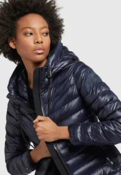 Khujo Lovina4 Shiny - Jas - Dunkelblau -Kleding Verkoop 144116c70d82444a806b5956b1a49719 scaled