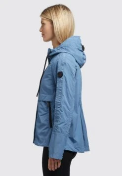 Khujo Zahira - Lichte Jas - Blau -Kleding Verkoop 26a100d42d9340e2910b92d3f6271e26 scaled