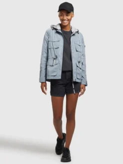 Khujo Tussenjassen Tussenjas FLAMES Dames Lichtblauw -Kleding Verkoop 308e8067b8252825da4dd455dece3189 scaled