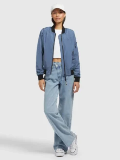 Khujo Tussenjassen Tussenjas Stence2 Dames Duifblauw -Kleding Verkoop 5de29641214c1c9b5bbce0e679cacd2e 1 scaled