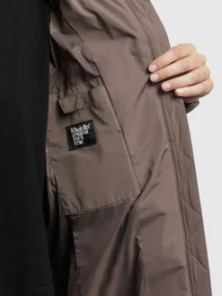 Khujo Wintermantels Wintermantel Klayd Dames Sepia -Kleding Verkoop 6d46ed1bfc5b9aa8cf398508fcab1142 scaled