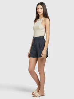 Khujo Shorts Loosefit Bandplooibroek Elida Dames Donkerblauw -Kleding Verkoop 7a8ec5170bd96fdbffec0419ce048b63 scaled