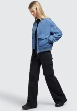 Khujo Nova - Bomberjacks - Blau -Kleding Verkoop 834118189e5f4d9f91aa3a413ca2406a scaled