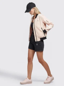 Khujo Tussenjassen Tussenjas Stence2 Dames Abrikoos -Kleding Verkoop 88b7018288941729c84c0047a80248cc scaled