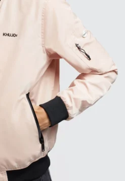 Khujo Stence2 - Bomberjacks - Apricot -Kleding Verkoop 991aae9a8a554ebd81916b1deb2be429 scaled