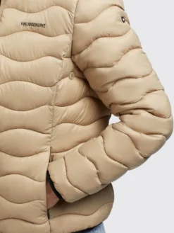 Khujo Tussenjassen Tussenjas Eleni Dames Beige -Kleding Verkoop 9e1198792446454fbdf6085ad2da8c74 scaled