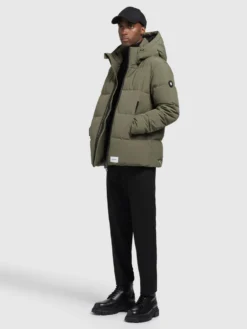 Khujo Outdoor Jassen Functionele Jas TURREL Heren Olijfgroen -Kleding Verkoop b318d5420c94c067b649f3f05c779b65 scaled
