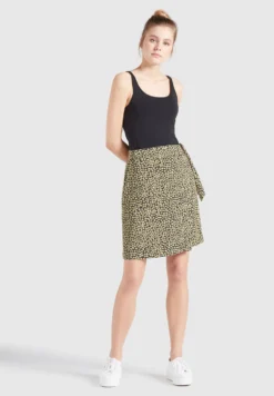 Khujo Mini Rokken Rok Armata Dames Zwart -Kleding Verkoop c2eca8f04573f0291edeec861d309a29 scaled