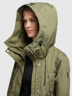 Khujo Parkas Tussenparka Aira Dames Olijfgroen -Kleding Verkoop e9a5a662014722669acb6ce00299b97b scaled
