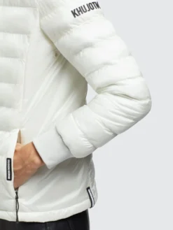 Khujo Tussenjassen Tussenjas Maude Dames Natuurwit -Kleding Verkoop fae54b8c0f937aa462635dbf96c005a2 scaled